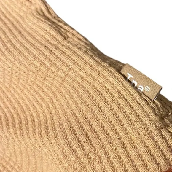 Aritzia TNA Waffle Knit Thermal Tee - Picture 4 of 8